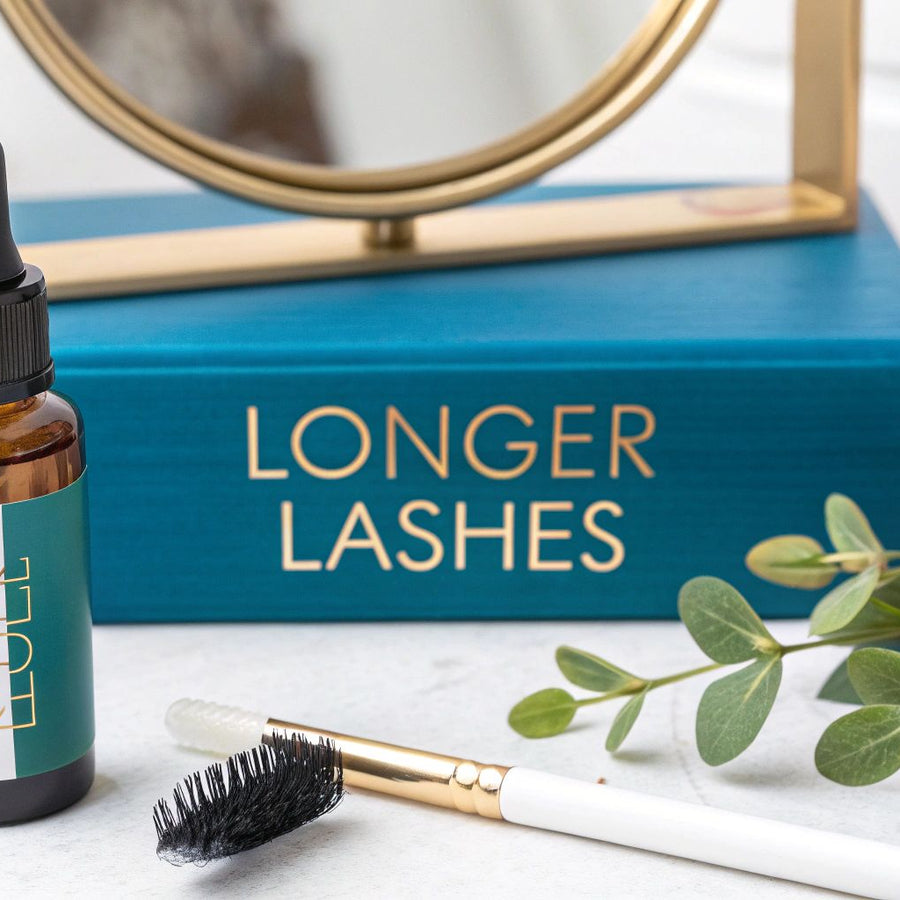 How to Grow Longer Eyelashes Naturally: Simple Tips & Techniques